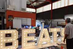 Sign-Expects_-1